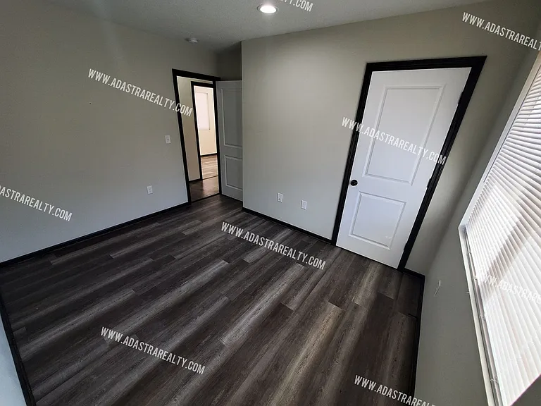 1518 W 26th St — Photo 15