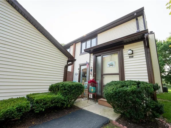 651 Charlesgate Cir, East Amherst, NY 14051