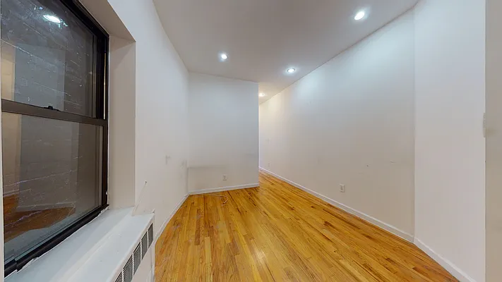 Rented by Bond New York | media 7