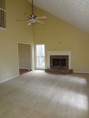 3rd image of 2642 Forest Glen Dr
