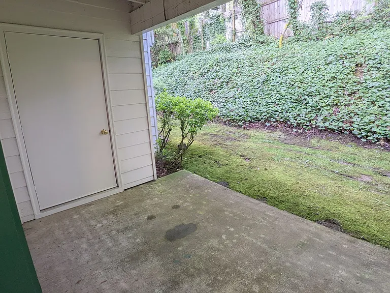 Treehill Commons — Photo 32