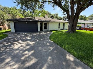 16631 Blackhawk Blvd, Friendswood, TX 77546