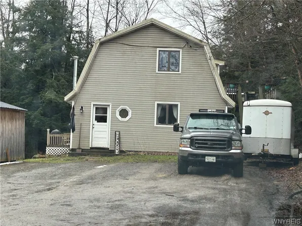 11401 Partridge Rd, Holland, NY 14080