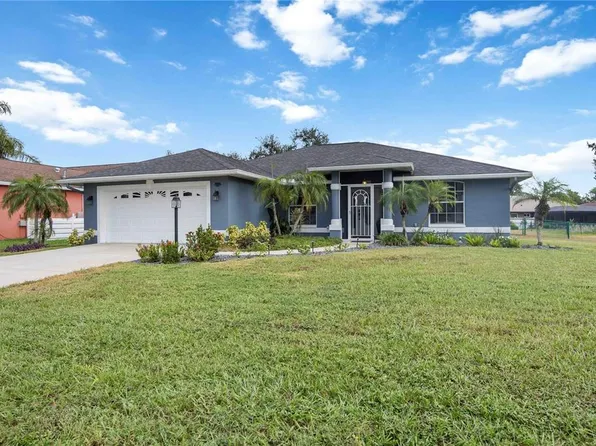 9002 69th Ave E, Palmetto, FL 34221