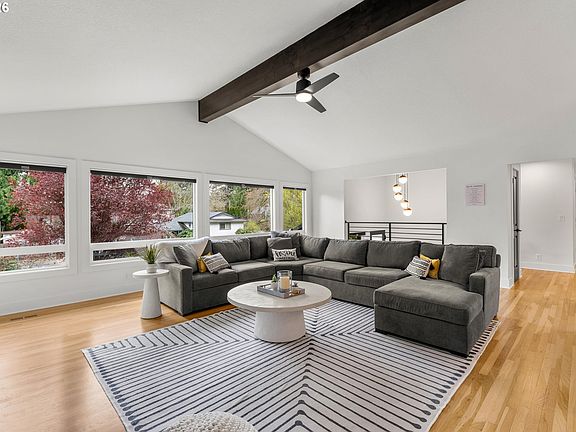 3rd image of 5619 SW Windsor Ct