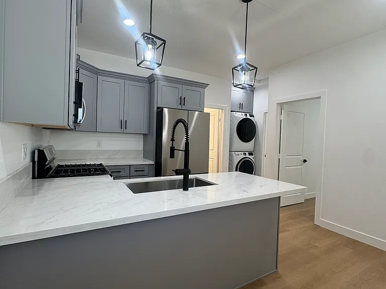 215 W Nevada St #C — Photo 4