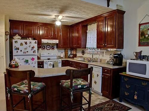 4th image of 11 Cliff View Ln