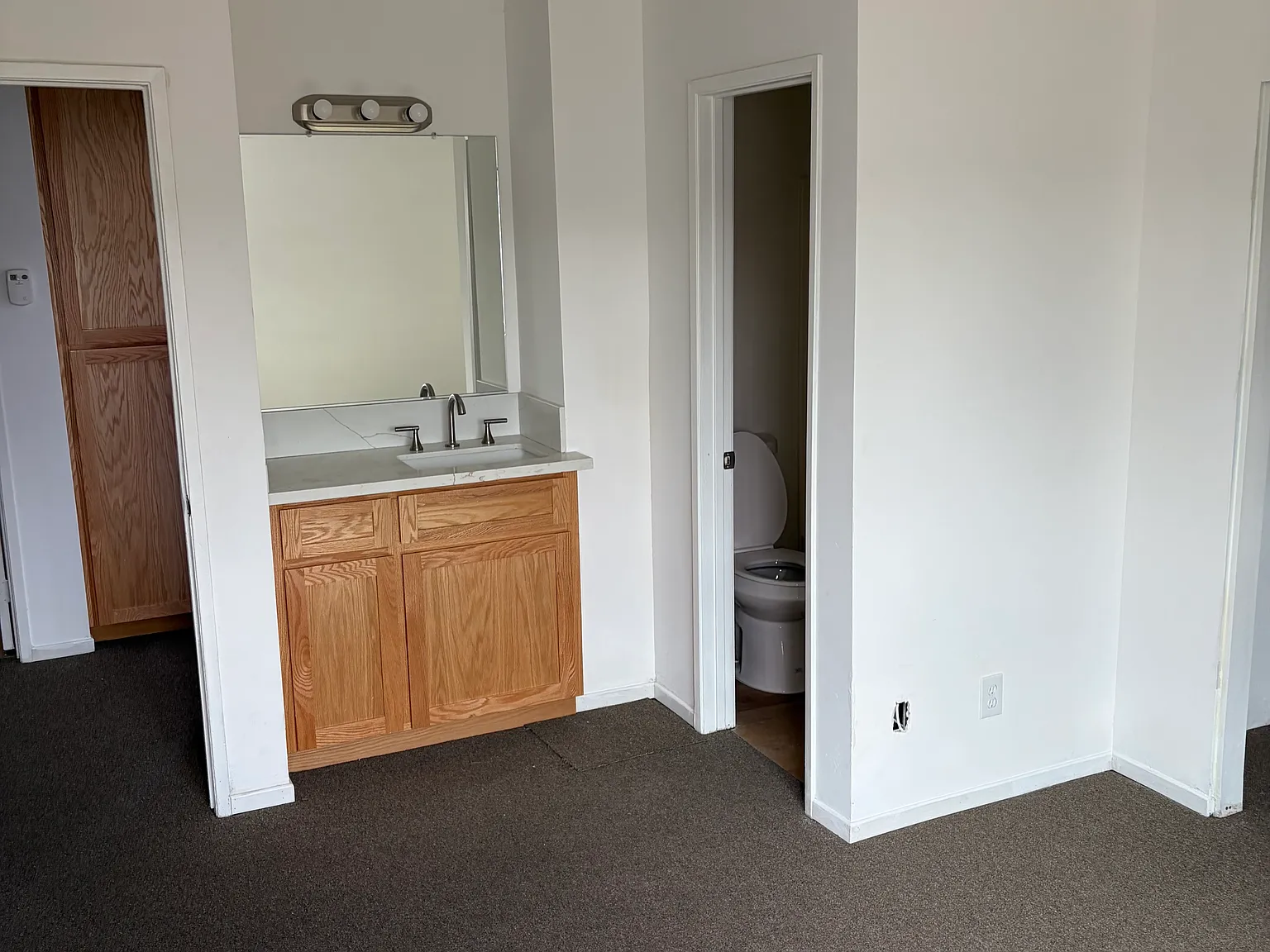2 bed, 900 sqft, $2,575 — Photo 3