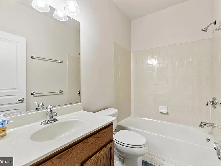 84 Wyndale Ct — Photo 50