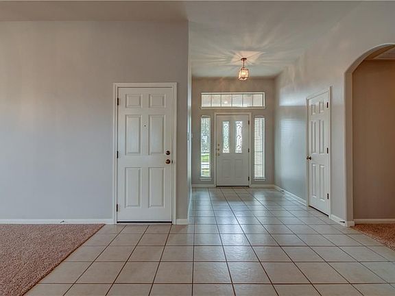 5th image of 1100 Kensington Castle Trl