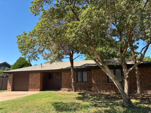 306 E 16th St, Wolfforth, TX 79382