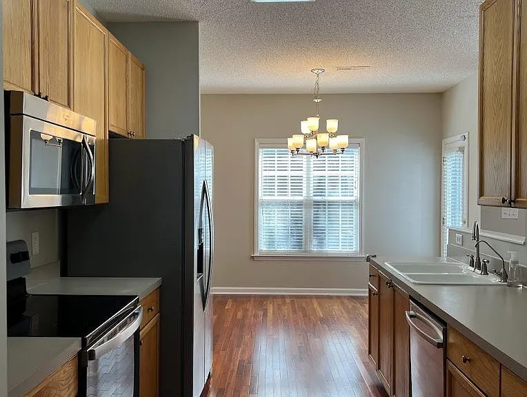 2424 Bay Harbor Dr — Photo 10