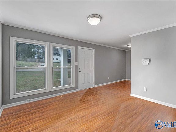 3rd image of 4802 Cottonwood Dr NW