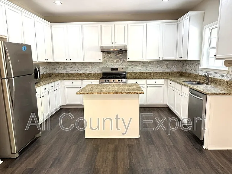 1794 Taylor Oaks Dr — Photo 12