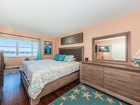 5th image of 4750 Cove Cir APT 605