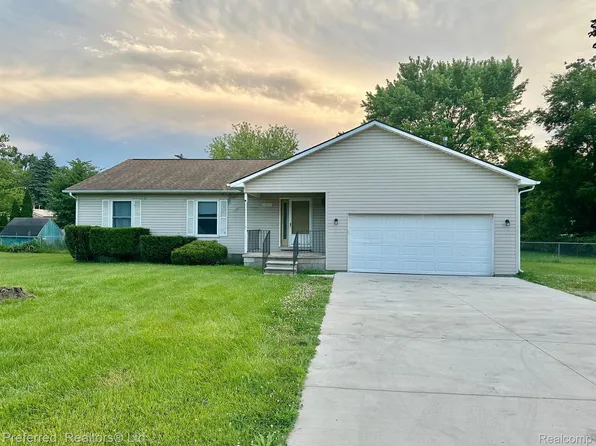 28829 King Rd, Romulus, MI 48174