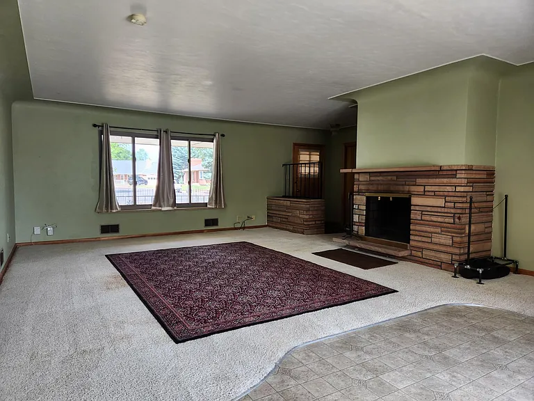 1326 Fremont Ct — Photo 5
