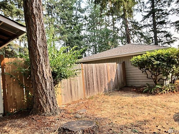 Area between House and Detached Garage