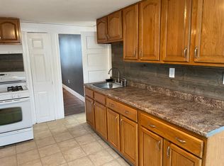 164 Front St #2R, Woonsocket, RI 02895