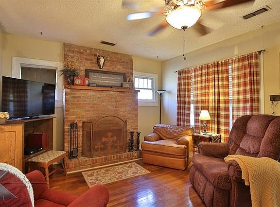 3rd image of 3305 S 6th St