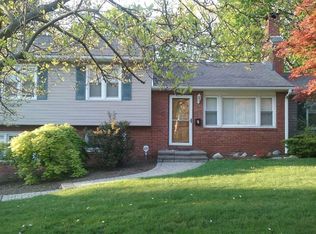 28 Grandview Ave, Suffern, NY 10901
