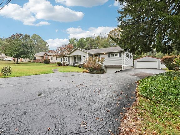 2nd image of 154 Circle Dr