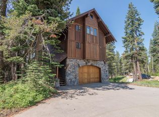 8495 Hillside Dr, Soda Springs, CA 95728