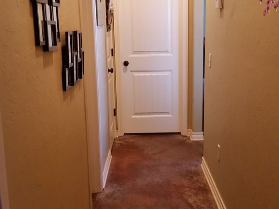 5th image of 126 Ironhorse Ln