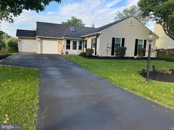 546 Old Mill Dr, Langhorne, PA 19047
