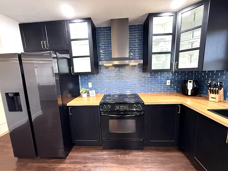 668 Hampton Dr NE — Photo 12