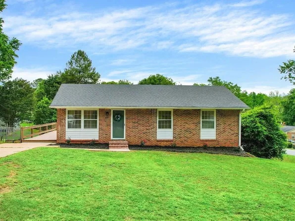 102 Westmont Dr, Gaffney, SC 29340