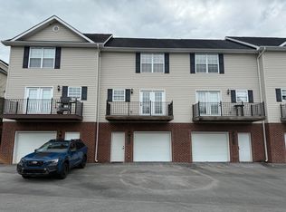 536 Grays Pointe Ct, Johnson City, TN 37615