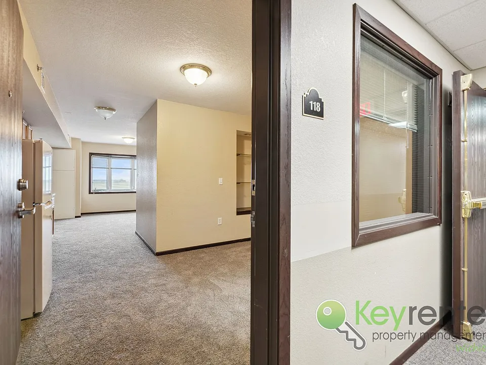 1411 S Douglas Ave #110