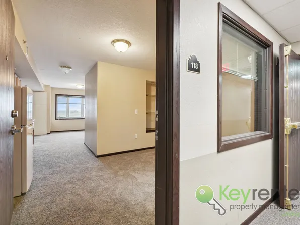 1411 S Douglas Ave, Lyons, KS