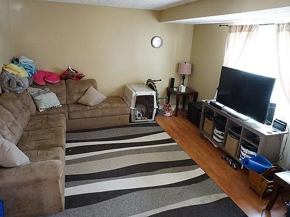 4th image of 3075 Sun Valley Dr