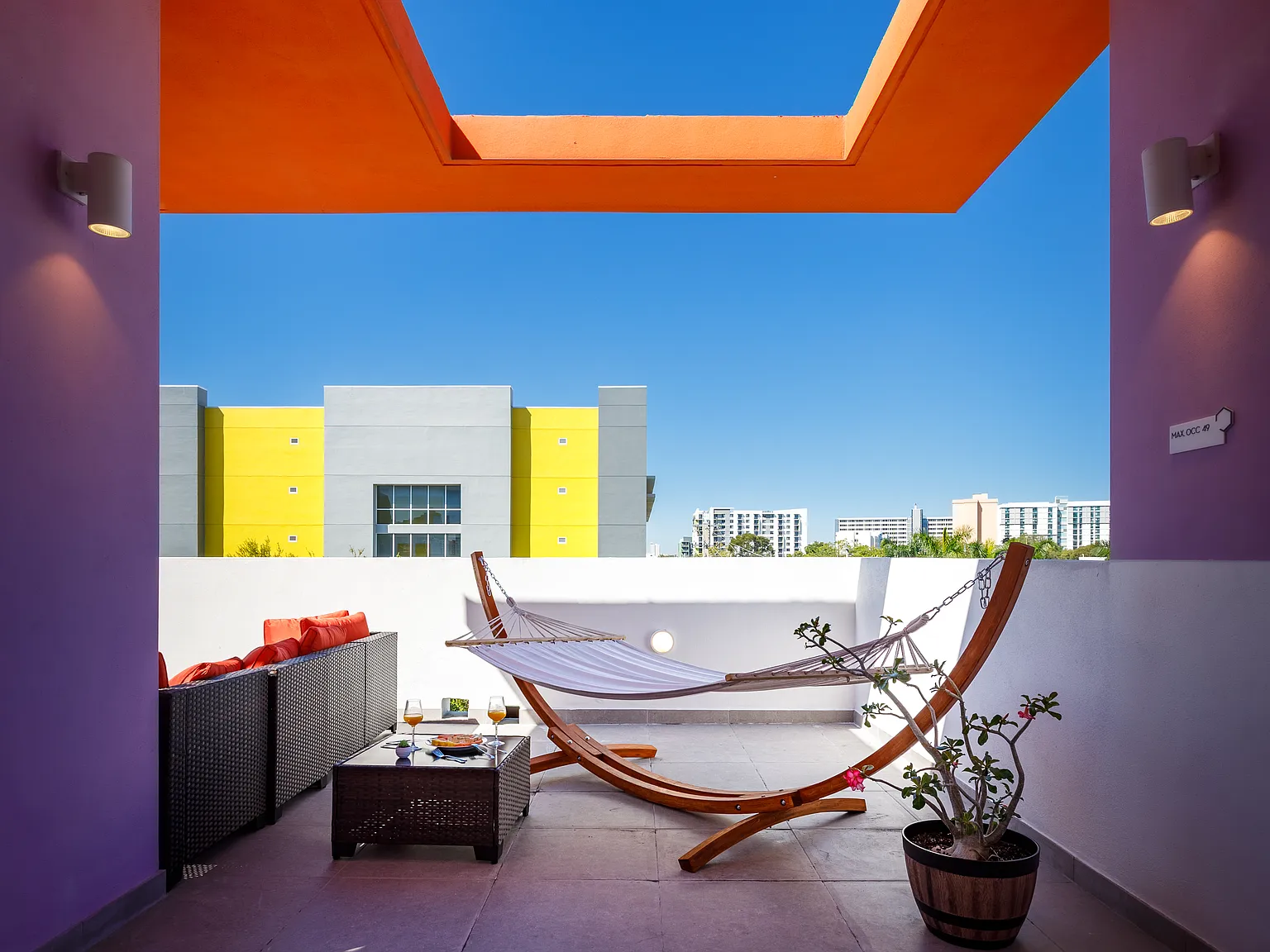 Saffron Apartments — Photo 4
