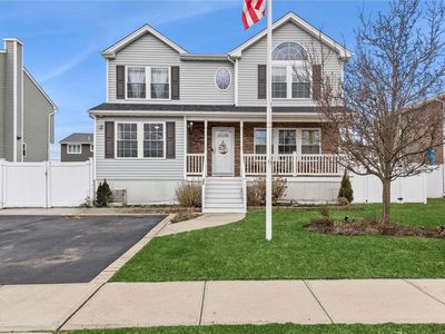 48 Surf Road, Lindenhurst, NY, 11757