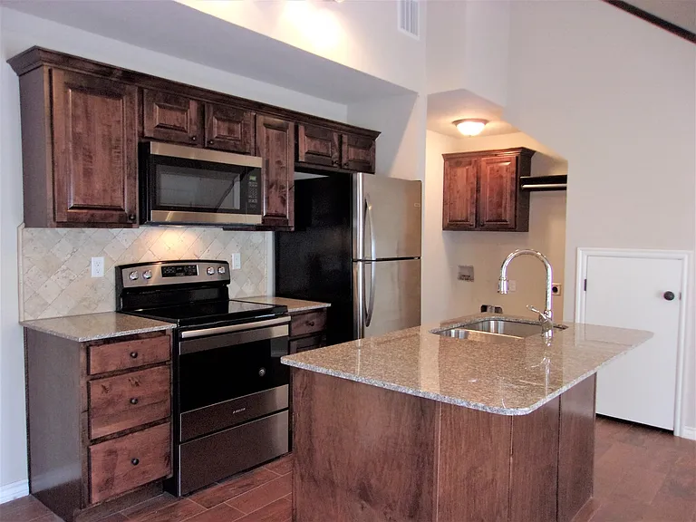 Creekside Condos/Townhomes — Photo 13