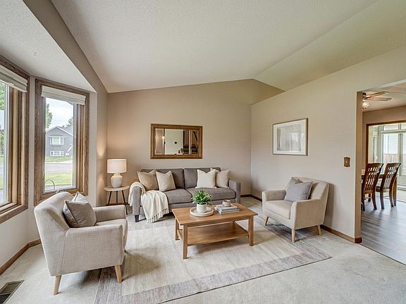 2nd image of 1751 Orchid Dr N