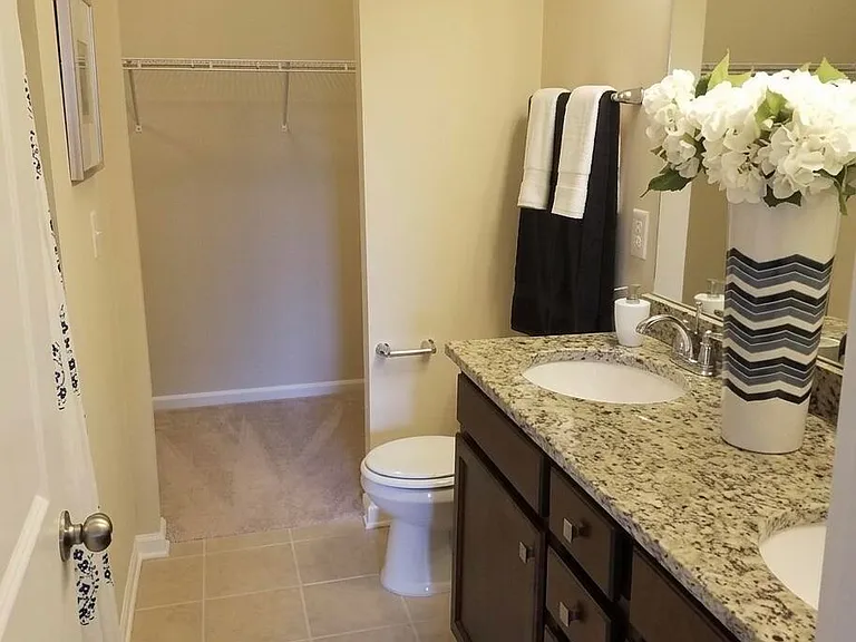 508 Excalibur Dr — Photo 6