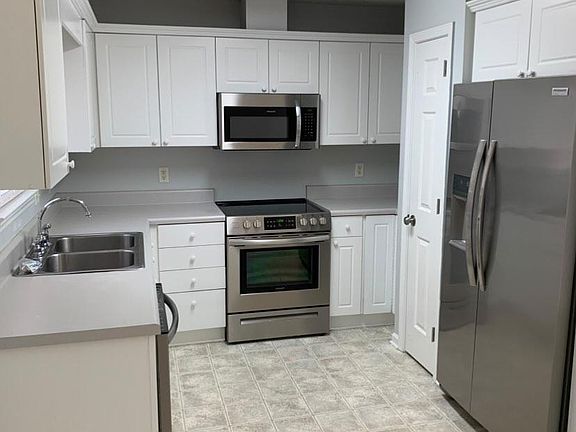 5th image of 521 Brewster Ln