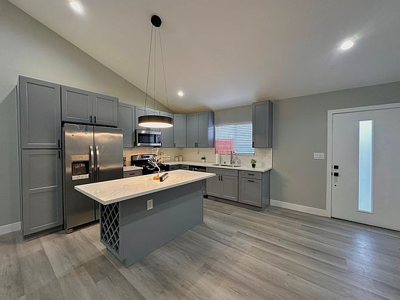 5th image of 25420 Oak St #25422