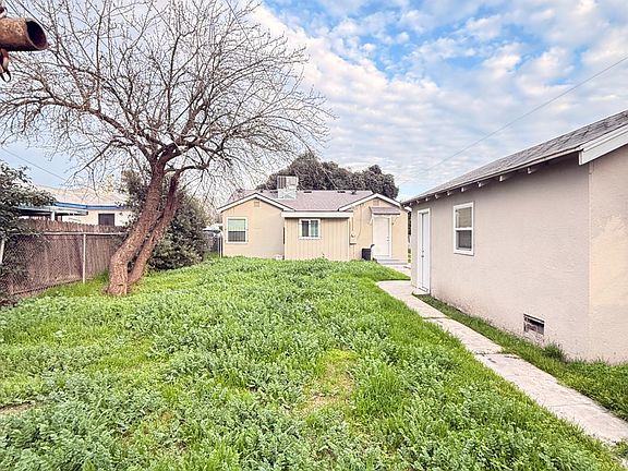 4th image of 2338 S Lotus Ave