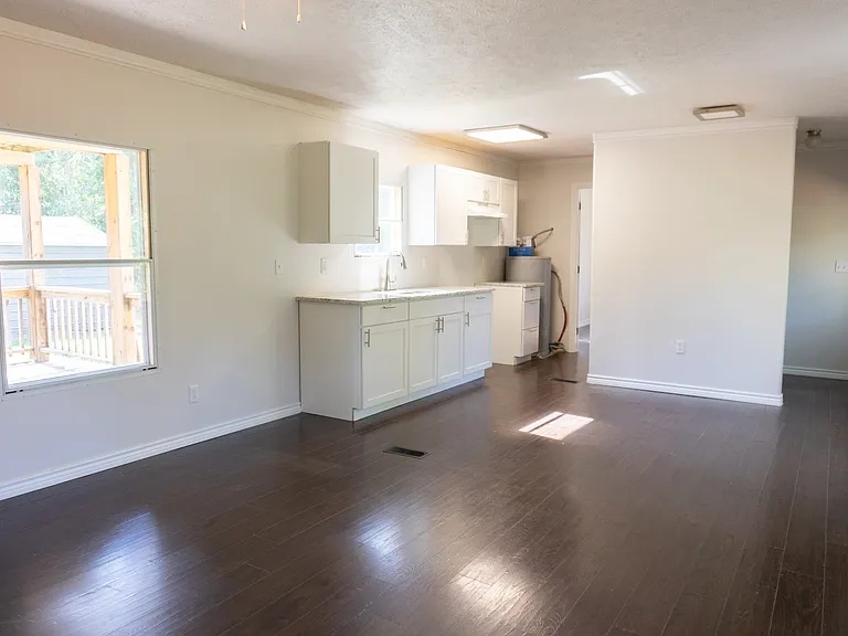 4210 W Sutton Dr — Photo 9