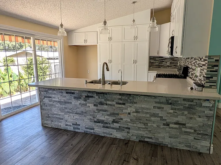 11604 N Ventura Ave — Photo 1