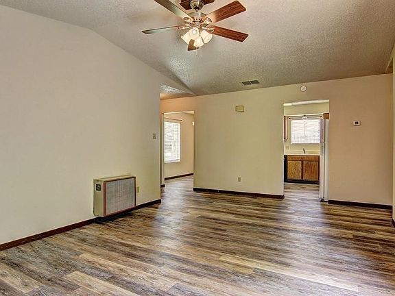4th image of 3810 Brookhill Dr