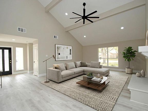 2nd image of 3322 Robinson Rd