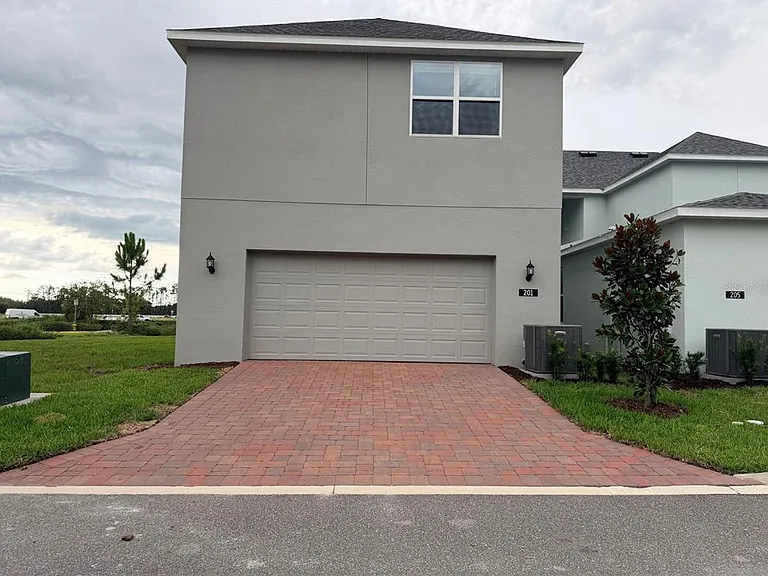 201 Station Ln — Photo 32