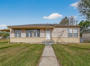 1221 Parkway St, Baytown, TX 77520