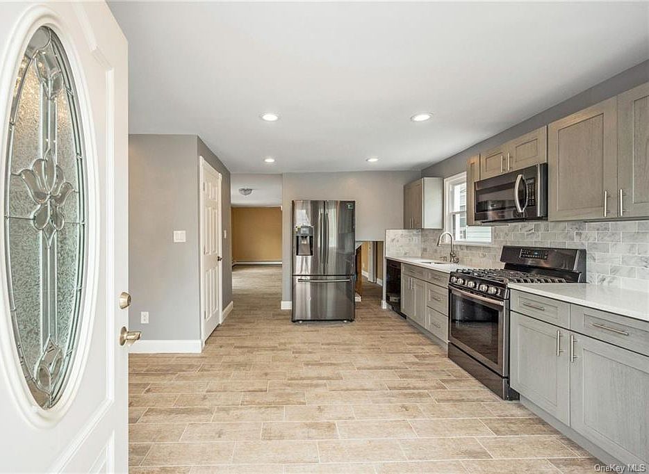 1st image of 154 Edgewater Park #D